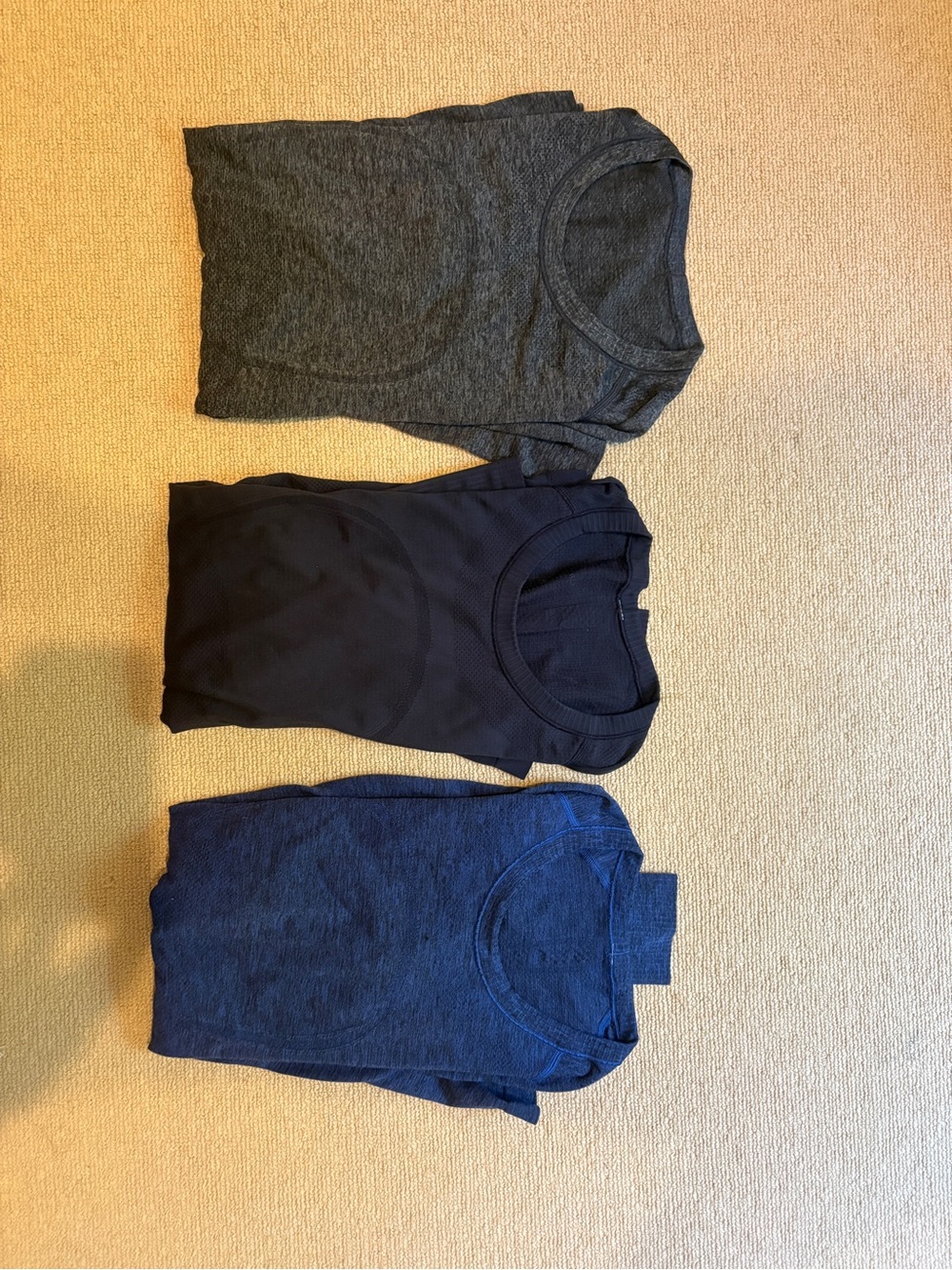 Lululemon Swiftly Tech Long-Sleeve hip length tops